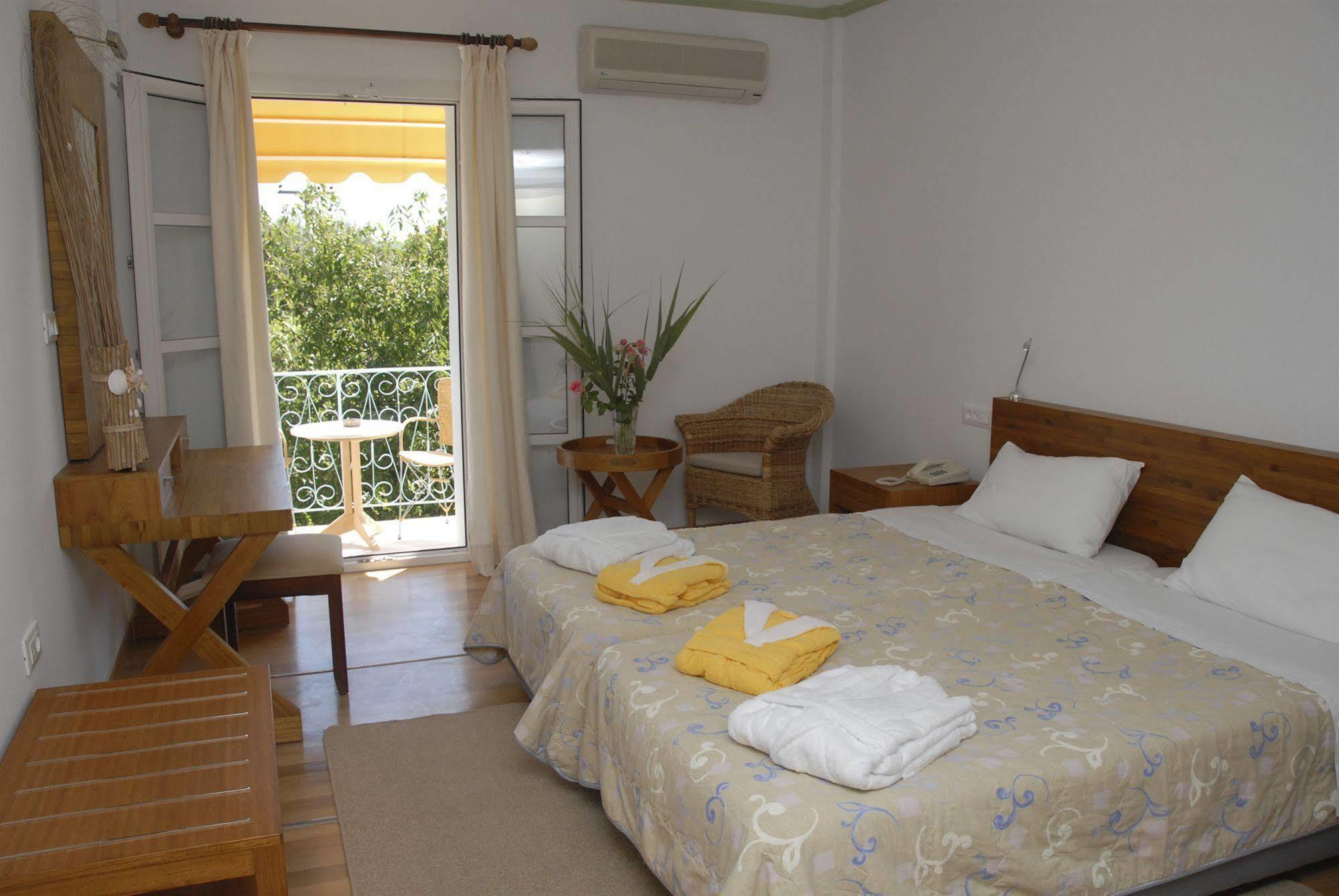 Ionian Princess Suites Hotel Acharavi  Ruang foto